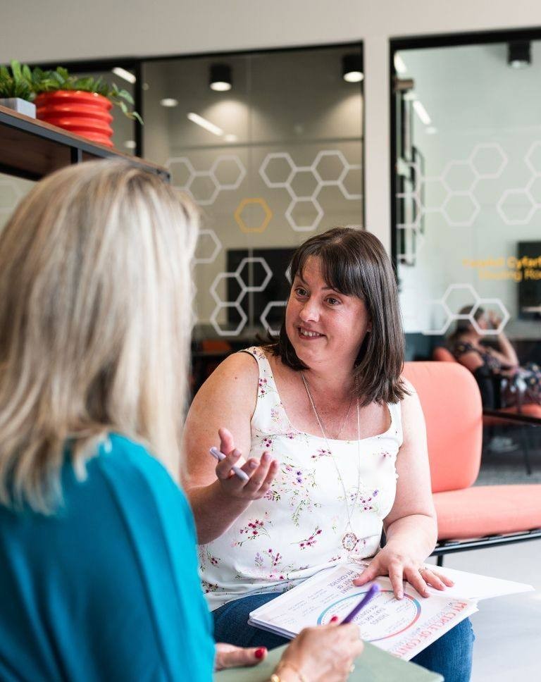 Liz Rowlands in a one-to-one strategy session with a business owner
